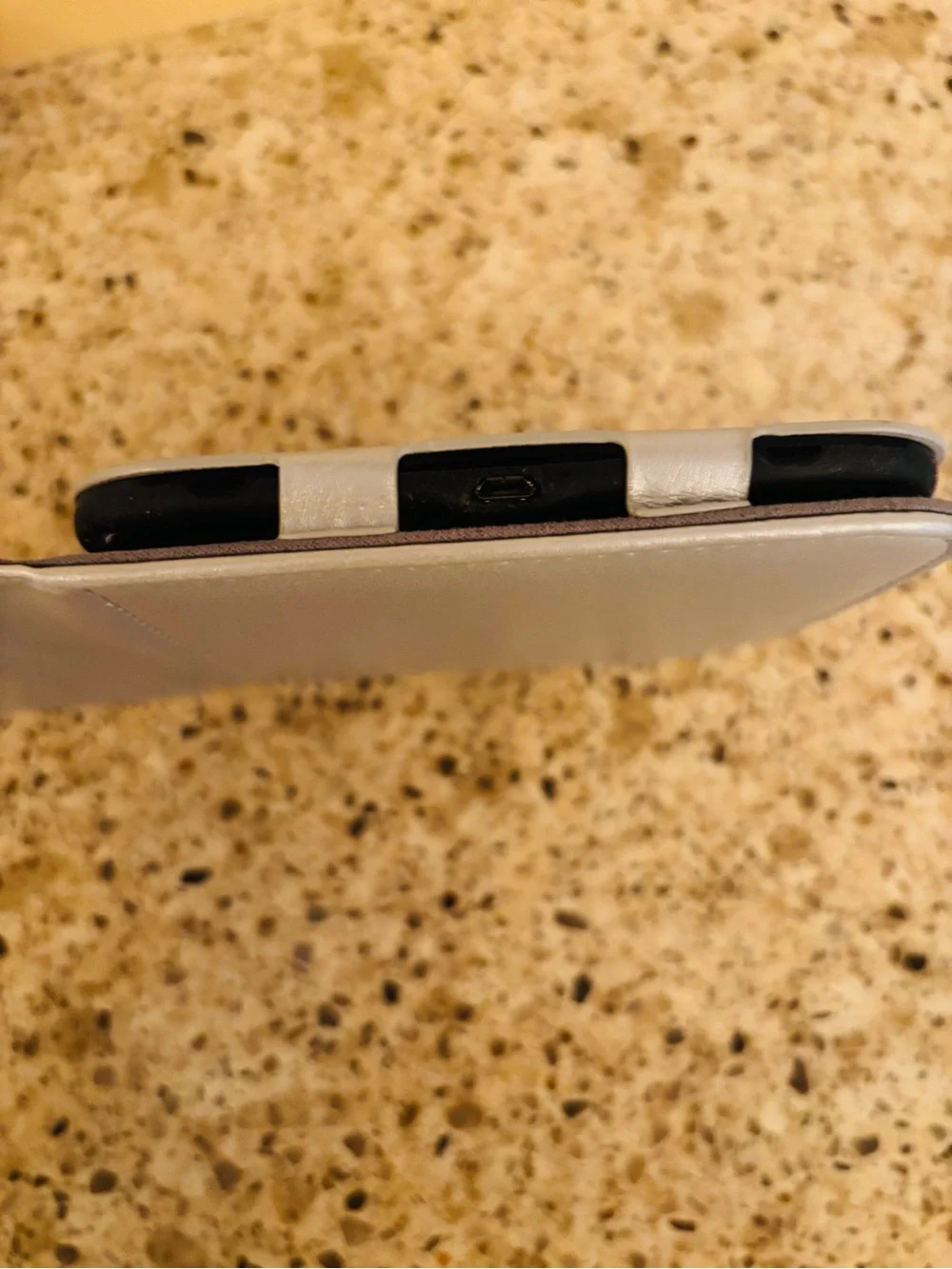Barnes & Noble Nook eReader included with Protective Case